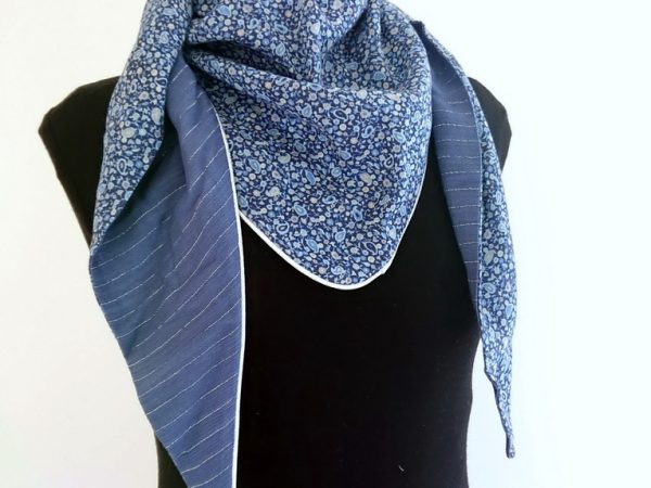 Cours - Foulard bleue - Atelier des gourdes